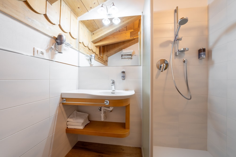 Standard Quadruple Room, Mountain View - Photo 15