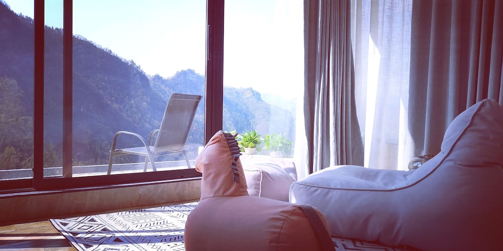 Premier Family Suite with View photo 1