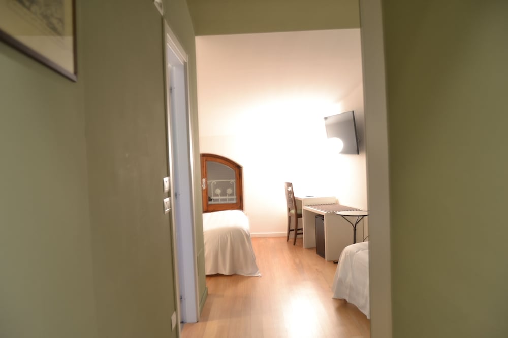 Panoramic Triple Room photo 3