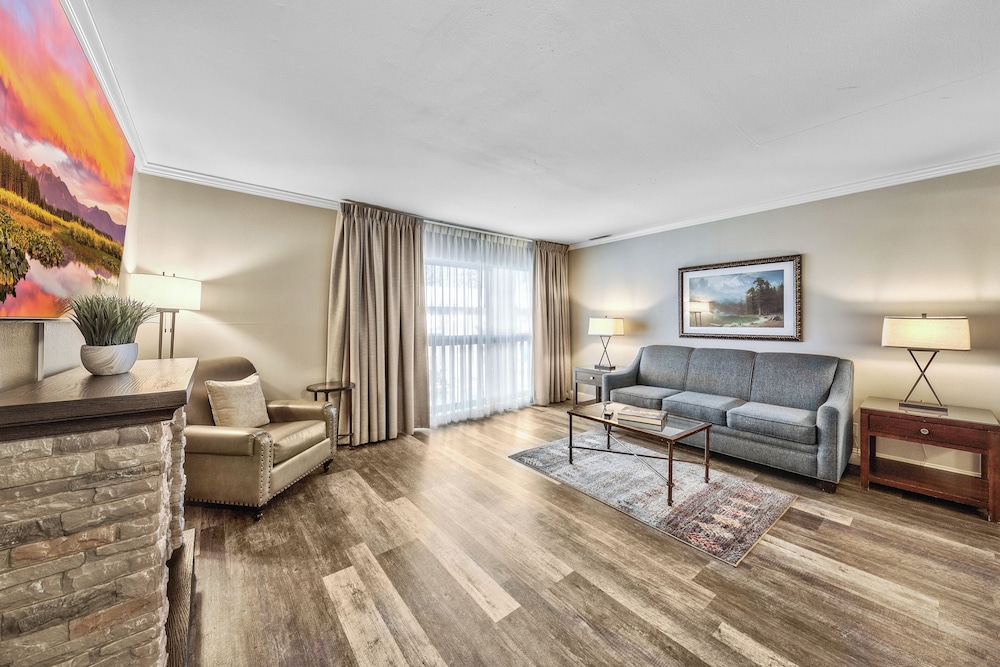 Deluxe Suite, 1 Bedroom - Photo 7