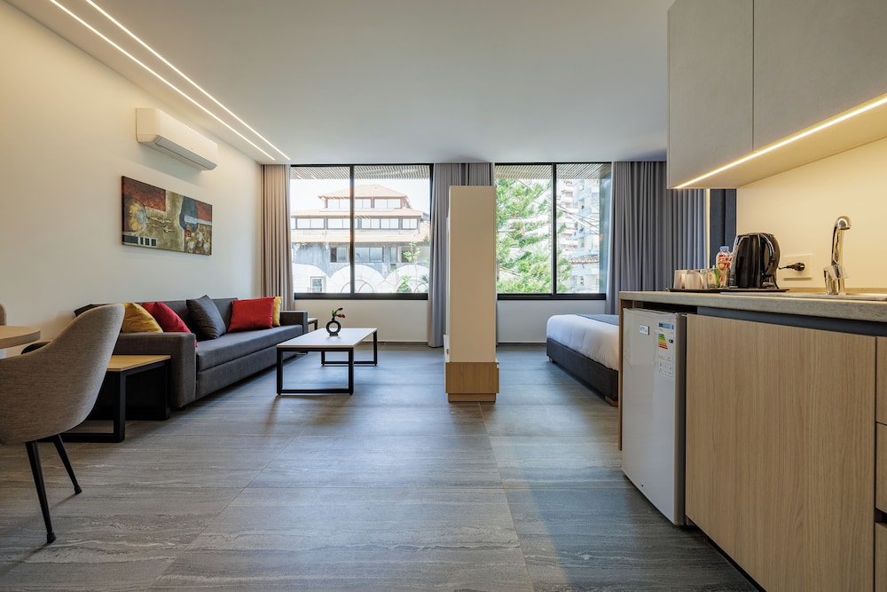 Premium Suite, Partial Sea View