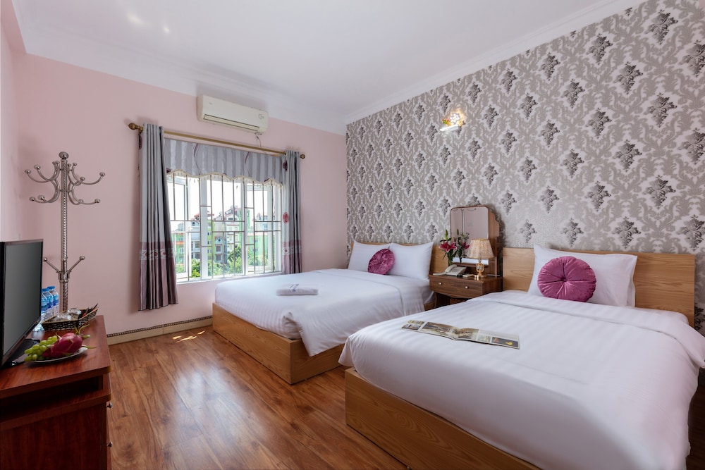 Deluxe Triple Room, City View (Free one way airport transfer)