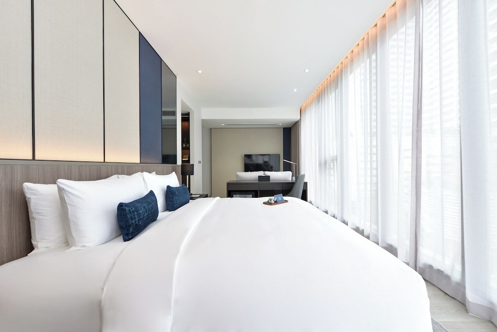 Deluxe Room, Bathtub