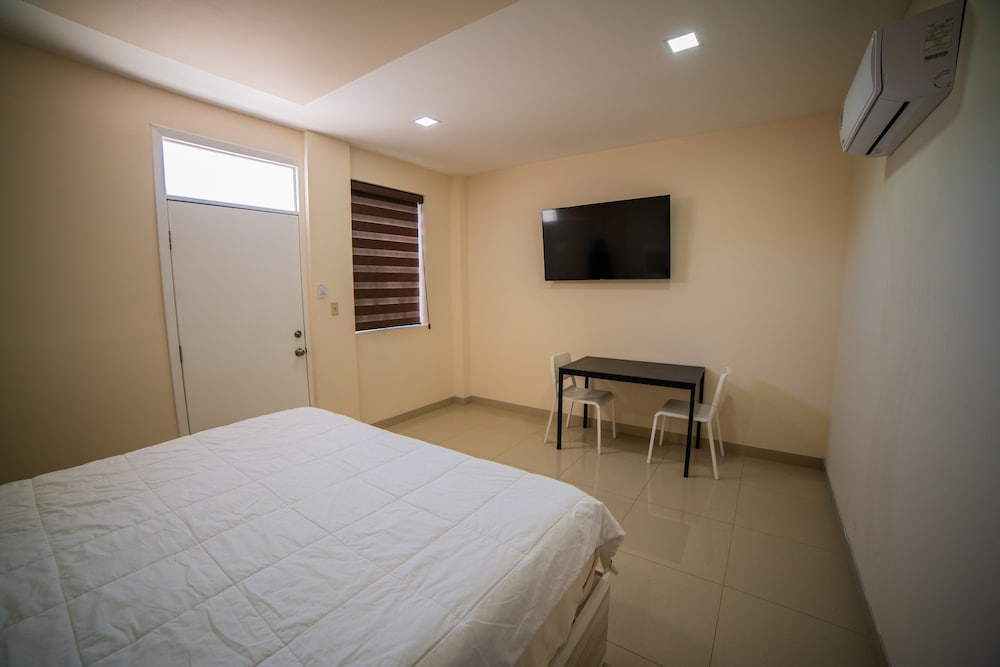 Deluxe King Room photo 3
