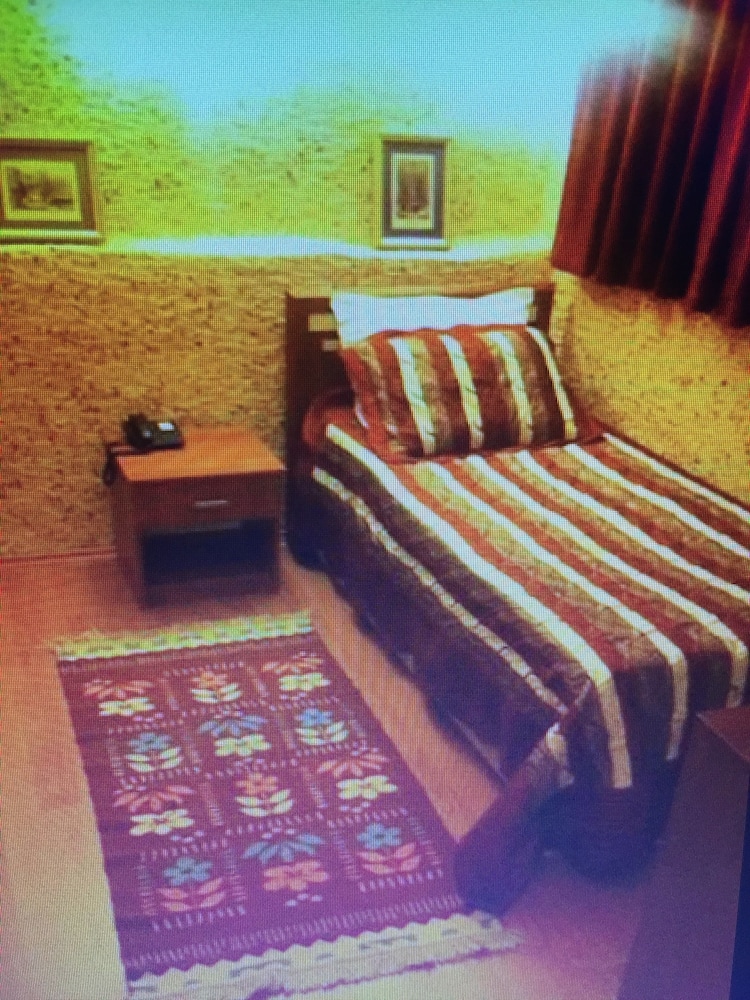Economy Single Room (Basement) photo 2