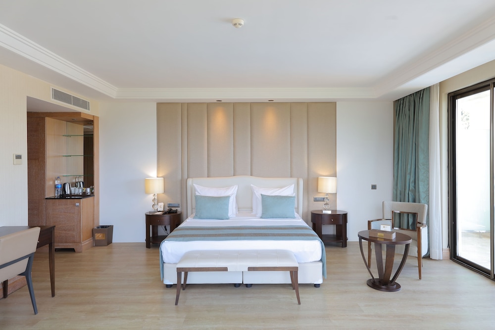 Deluxe Double Room, Sea View (Large ) photo 2