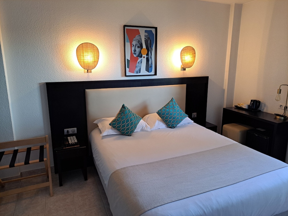 Chambre Triple Classique, 1 chambre, côté ville photo 2