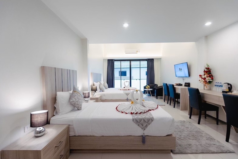 Quadruple Room - Photo 8