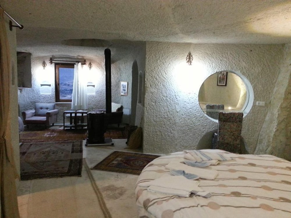Cave House photo 2