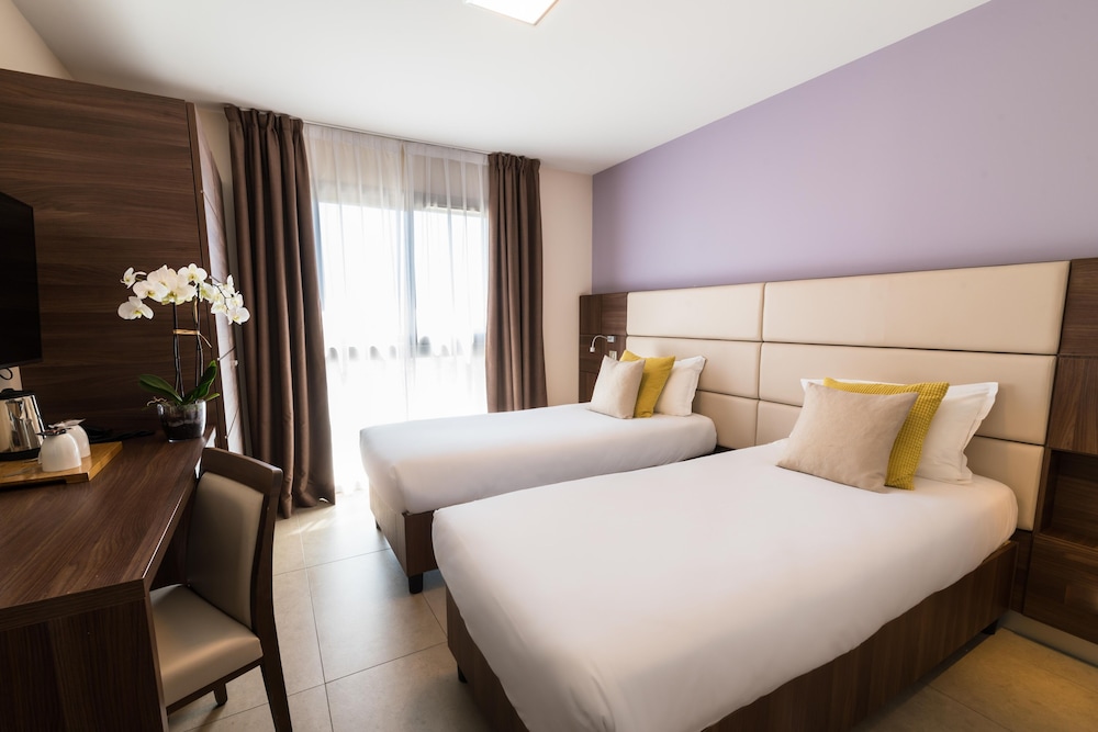 Classic Double or Twin Room