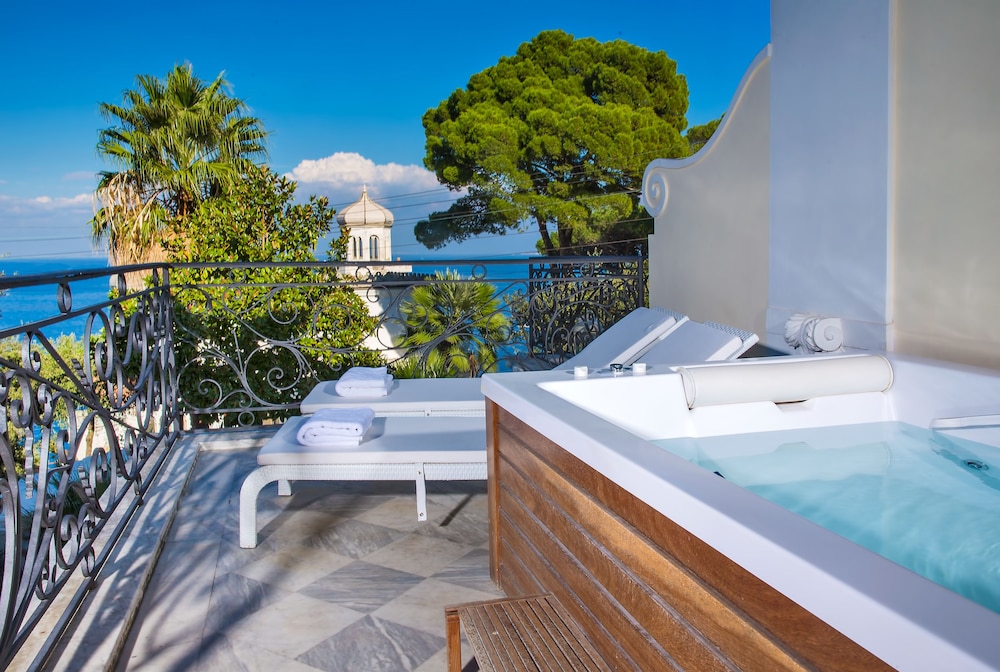 Deluxe Double or Twin Room, Jetted Tub, Sea View - Photo 2
