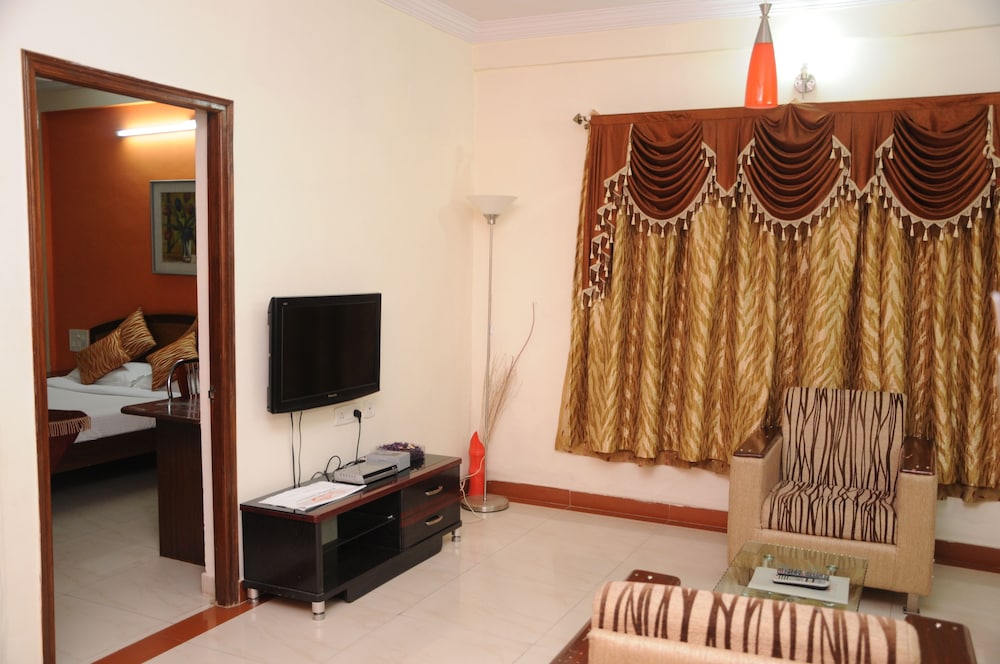Premium Suite, 1 Queen Bed, Kitchen photo 2