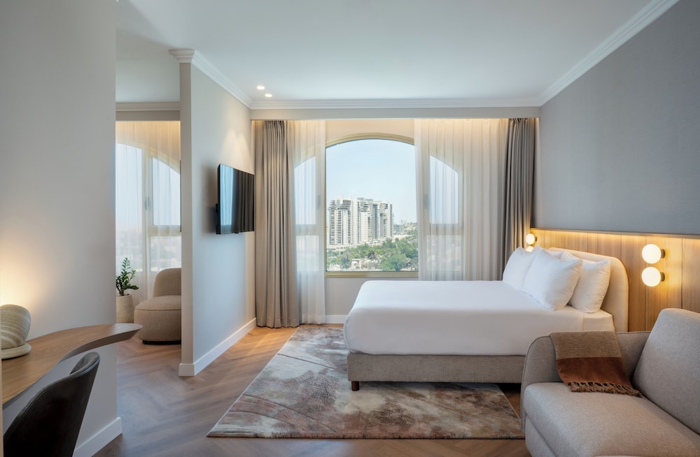 Executive Studio Suite