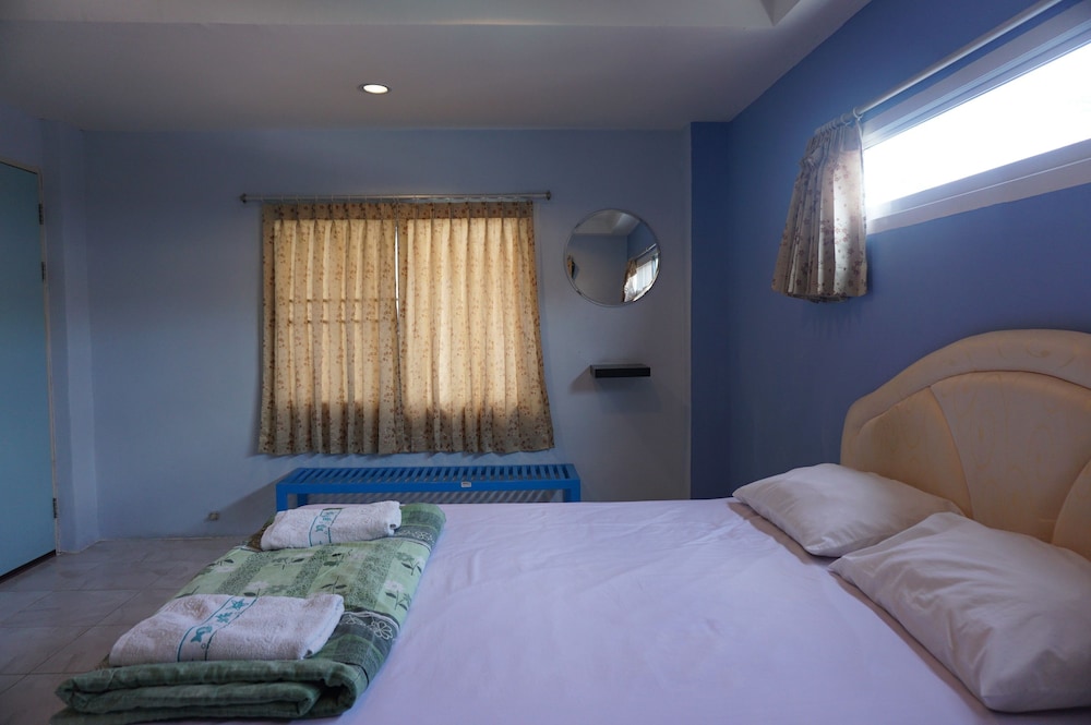 Double Room with Air-Con photo 2