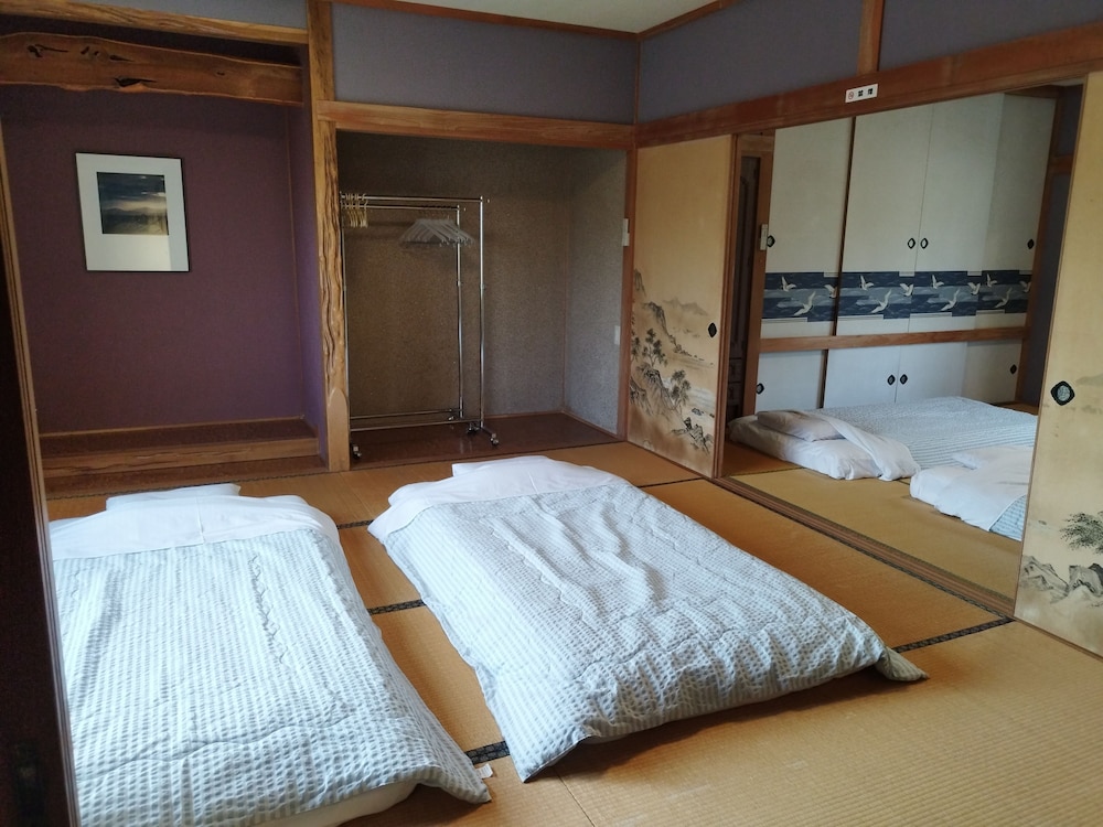 2 Bed Rooms House photo 3