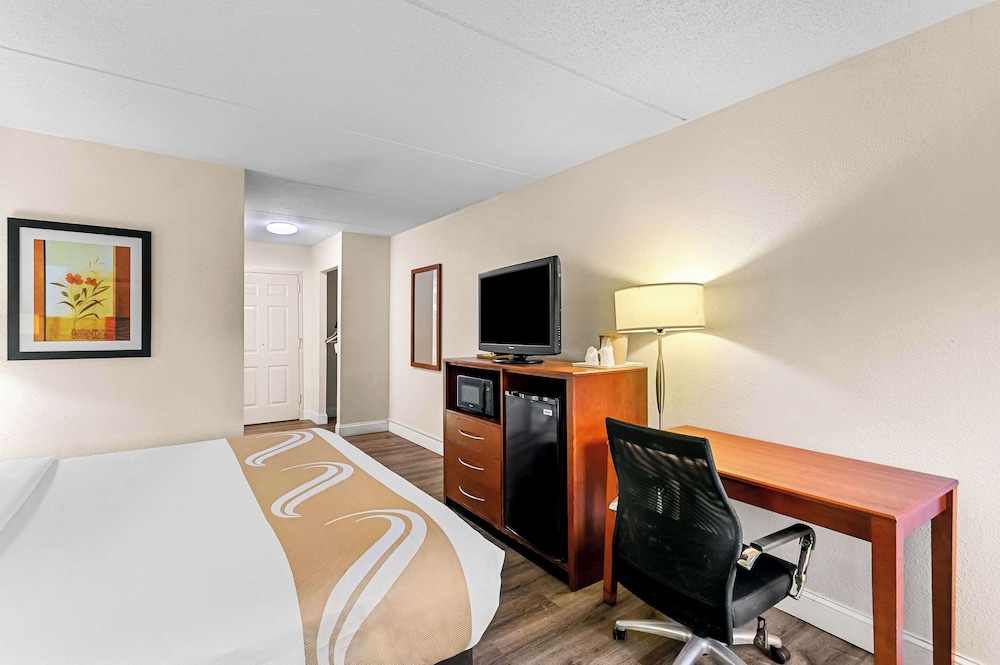 Room, 2 Queen Beds, Non Smoking - Photo 5