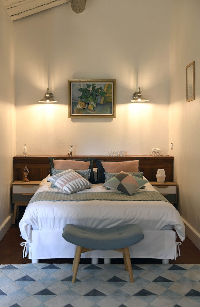 Standard Double or Twin Room, Private Bathroom, Pool View (Chambre Paul CEZANNE)