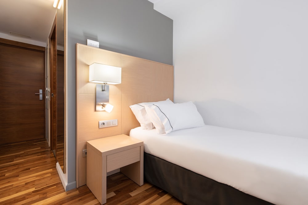 Standard Twin Room (Extra Bed) photo 2