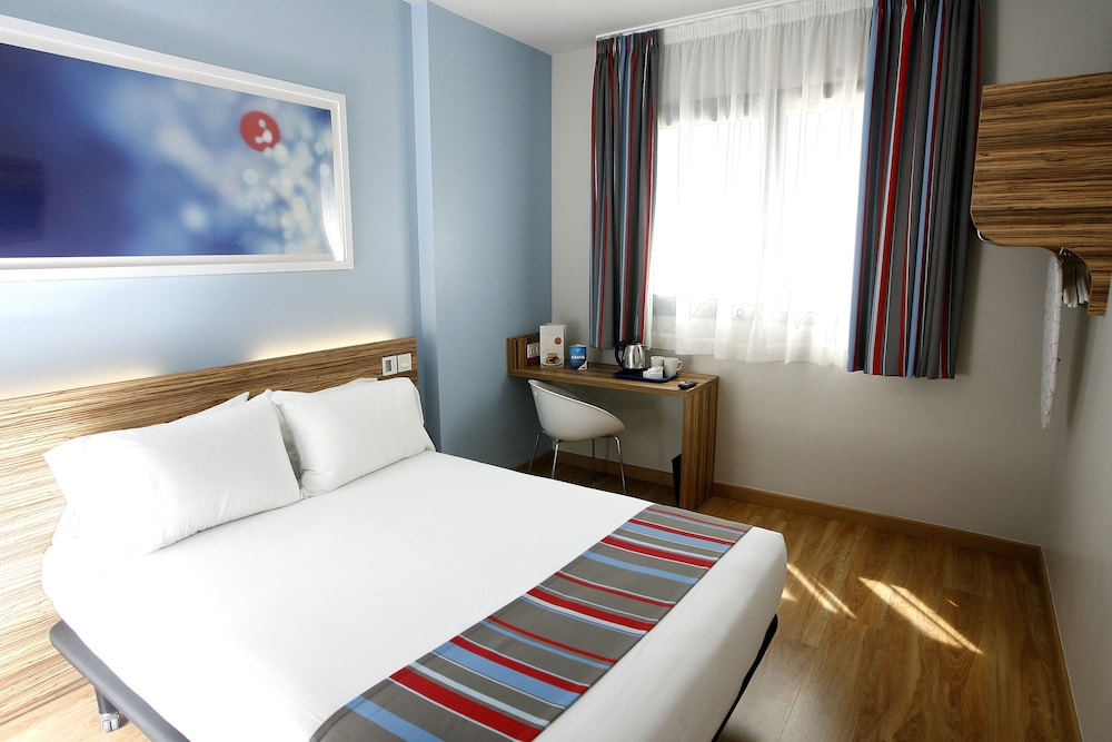 Standard Double Room Single Use photo 3