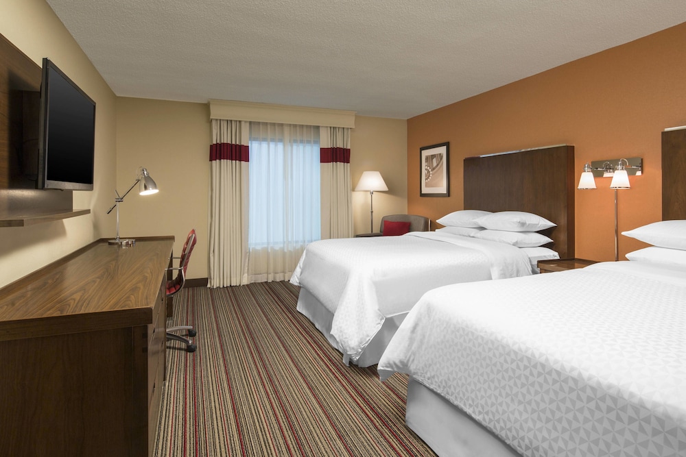 Room, 2 Queen Beds (Mobility/Hearing Access, Roll-In Shwr)