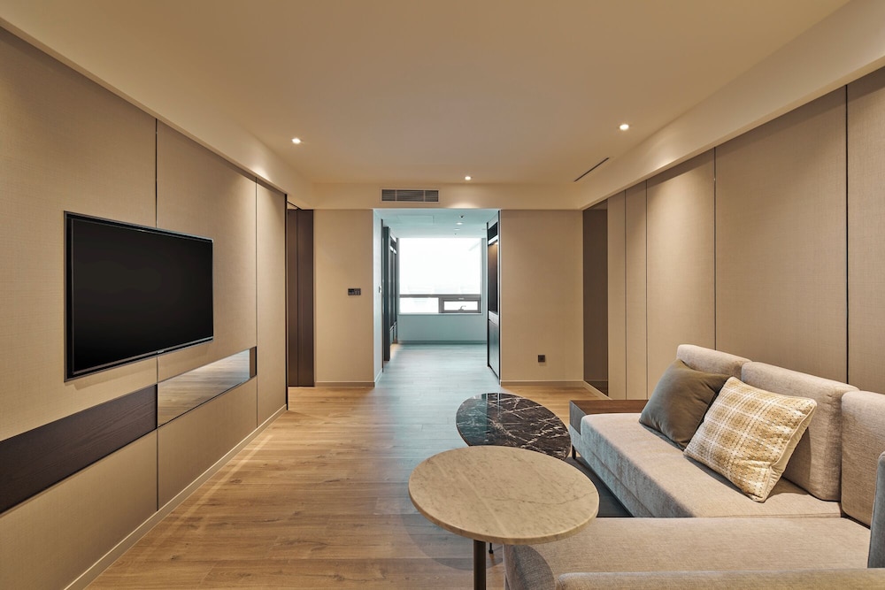 Superior Suite - Photo 2