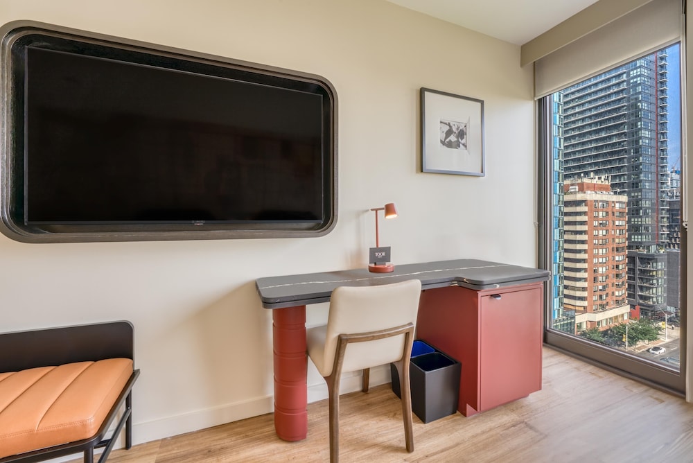TOOR Hotel Toronto, part of JdV by Hyatt, Photo 3