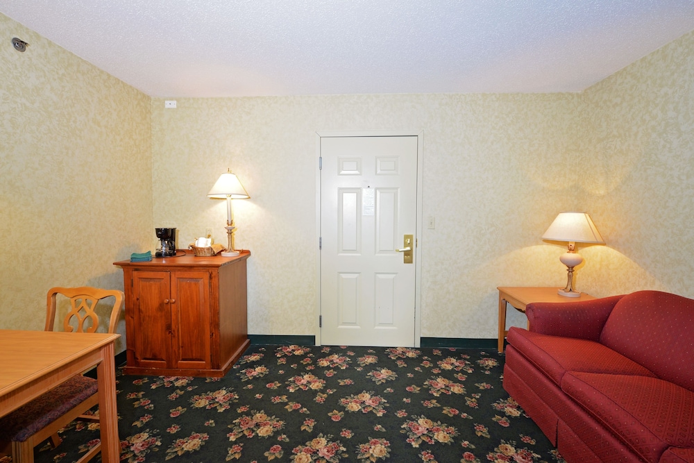 Deluxe Room, Multiple Beds photo 2