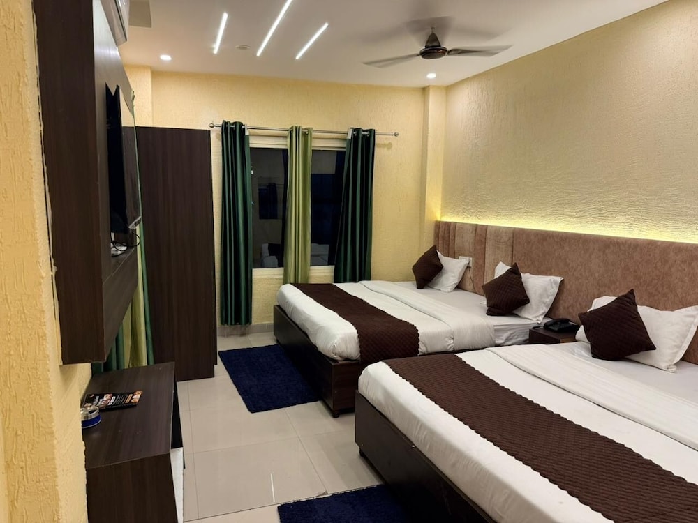 Deluxe Double or Twin Room, City View