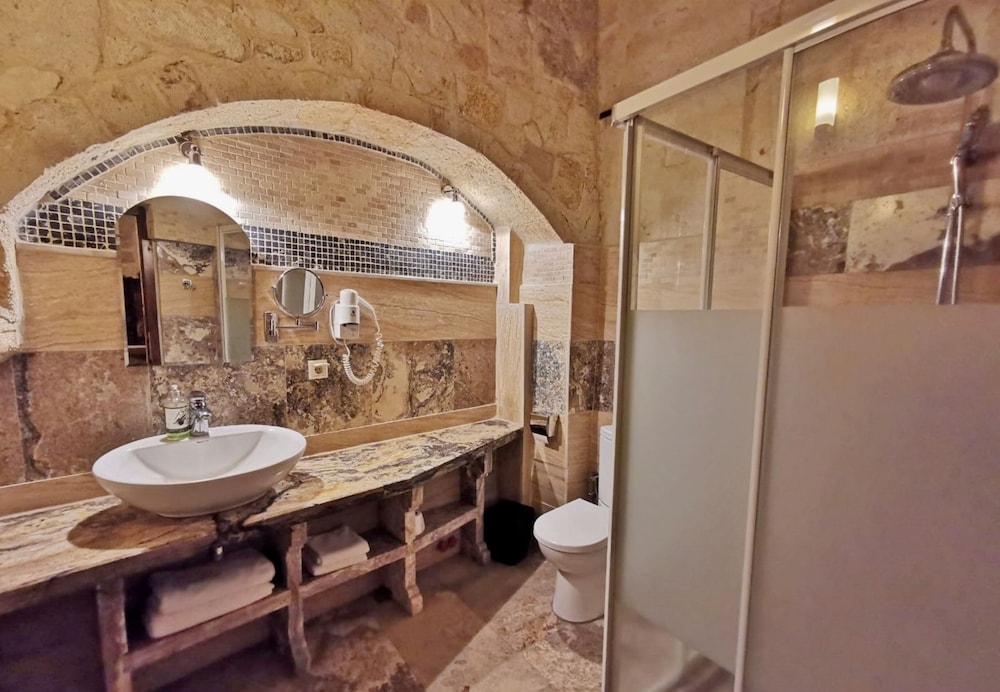 Deluxe Suite (Quadruple) - Photo 2