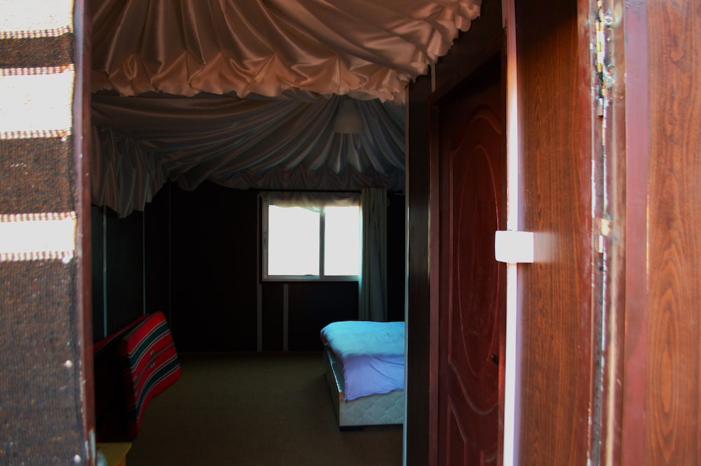 Business Tent photo 2