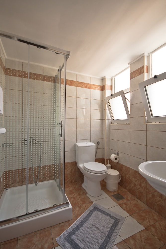 Double Room - Photo 7
