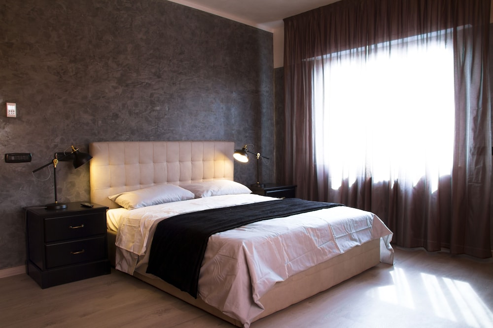 Executive Suite, 2 Bedrooms, Balcony, Tower photo 1