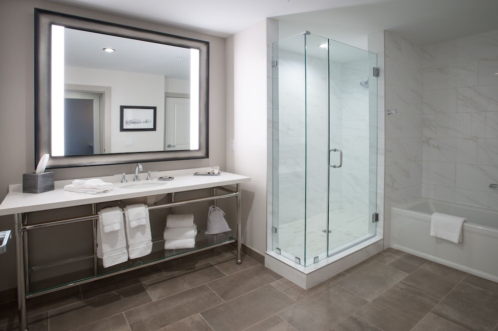 Suite, 1 Bedroom photo 3