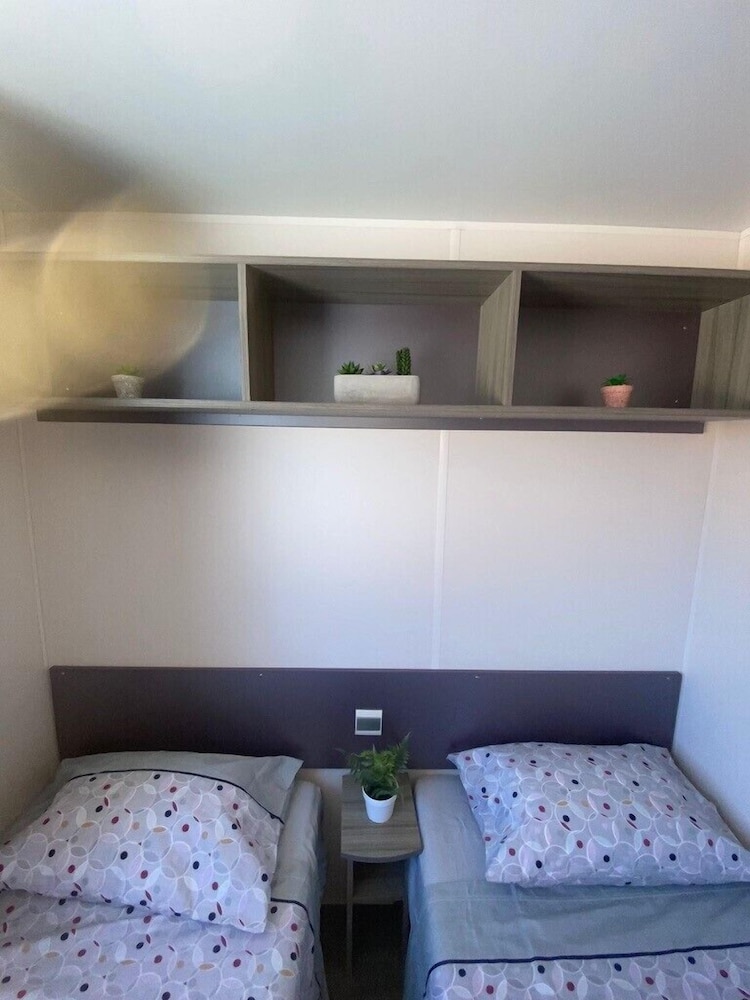 Basic Mobile Home photo 2