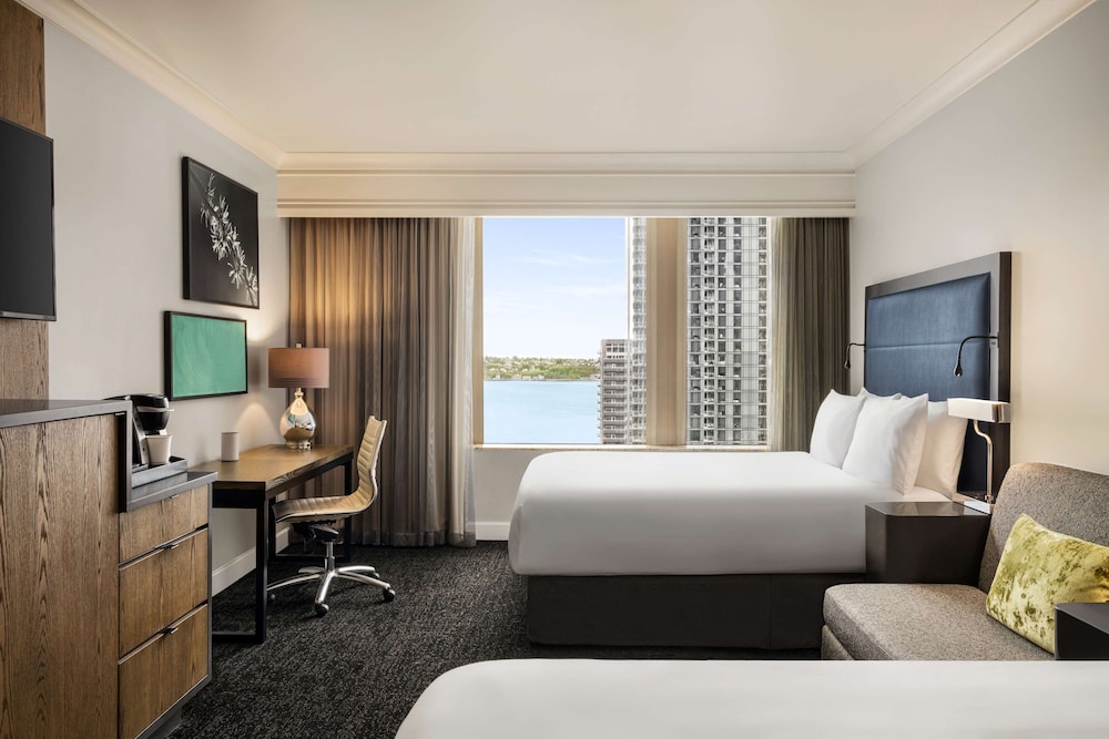Room, 2 Queen Beds (Skyline View) - Photo 4