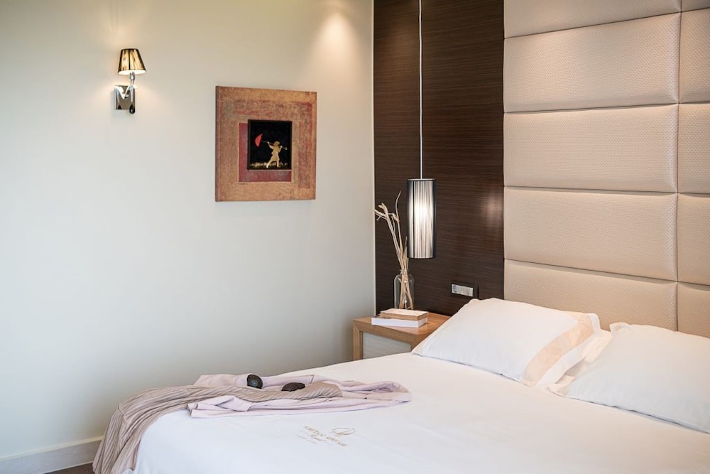 Luxury Maisonette with Private Pool & Sea View - Photo 5