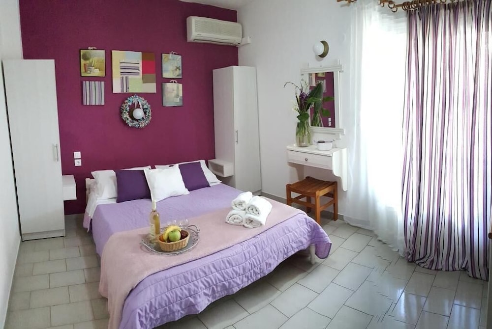 Small Side studio - Ground Floor (2 adults)