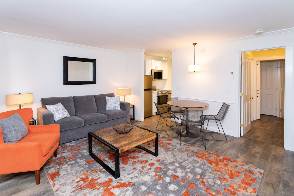 One Bedroom Resort Home 463