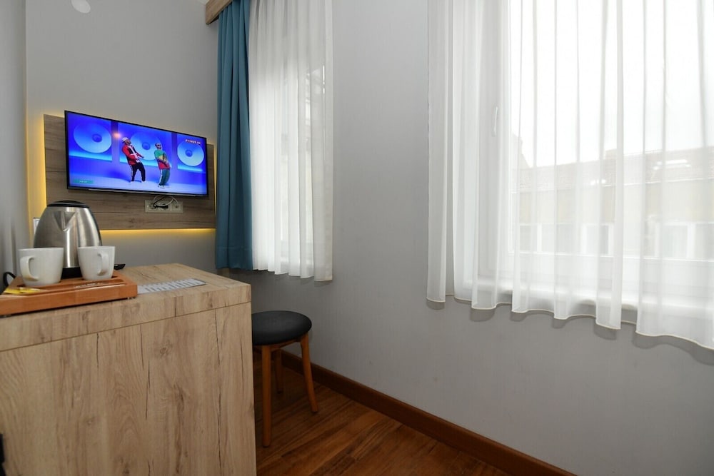 Economy Double Room photo 2