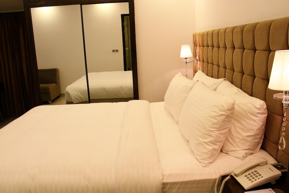 Deluxe Double Room, 1 Bedroom, City View photo 2
