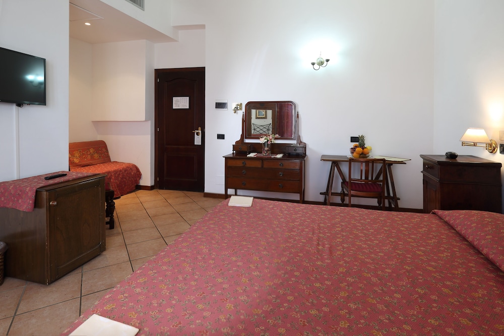 Superior Triple Room - Photo 3