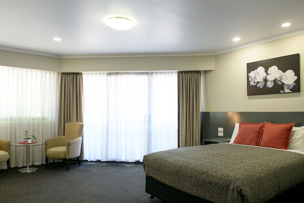 Queen Room with Balcony photo 1