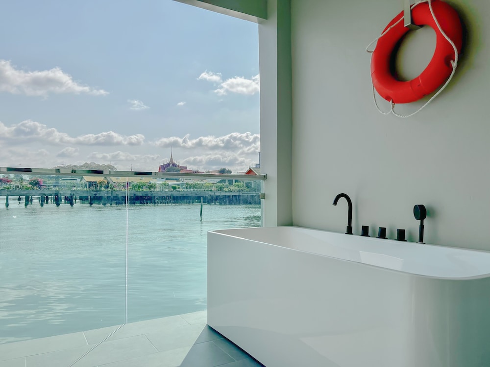 1 Bedroom Seaview Standard