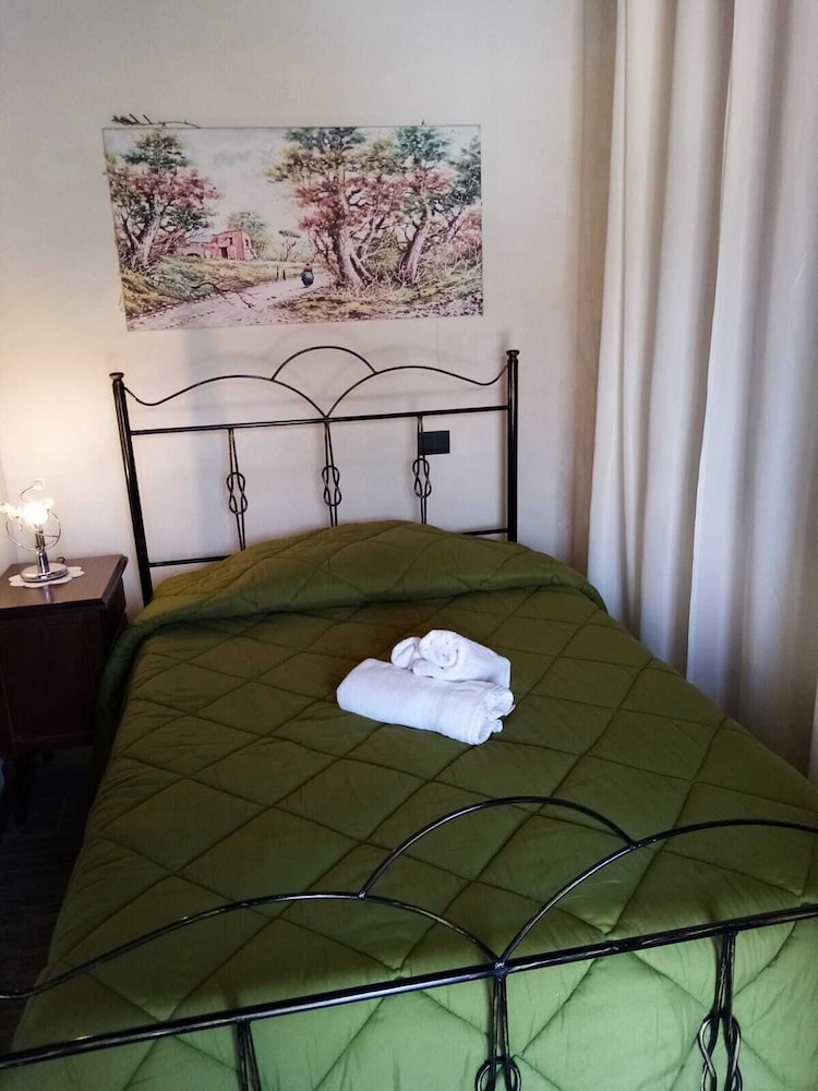 Basic Double Room photo 1