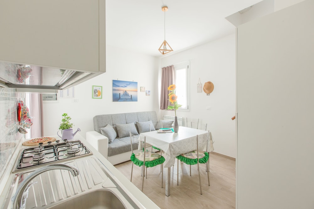 Duplex, 1 Bedroom photo 2