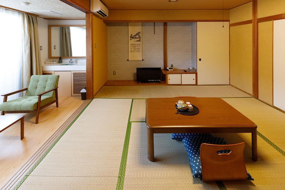 Traditional Quadruple Room (Japanese Style) photo 2