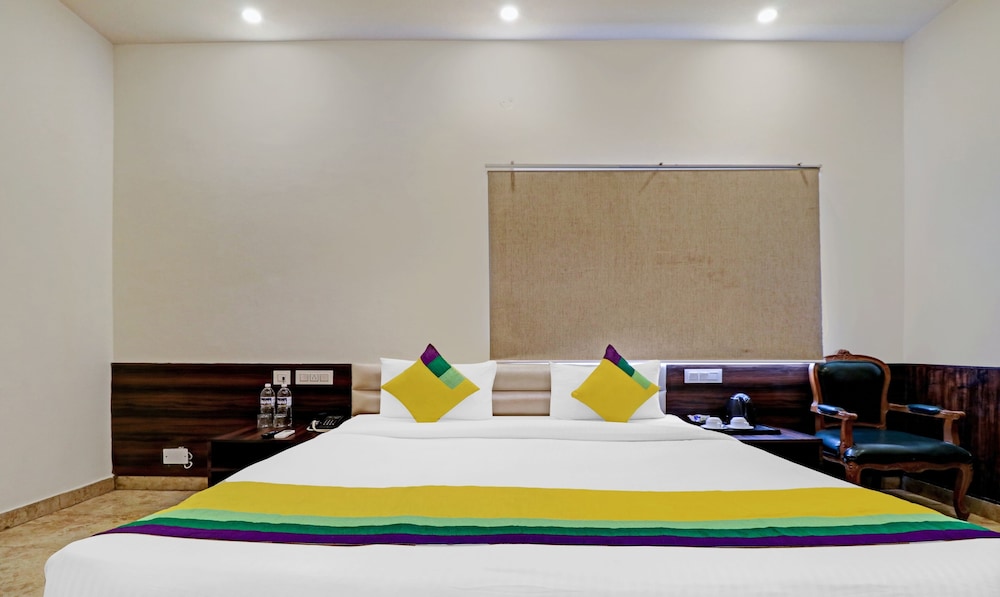 Deluxe Room - Photo 6