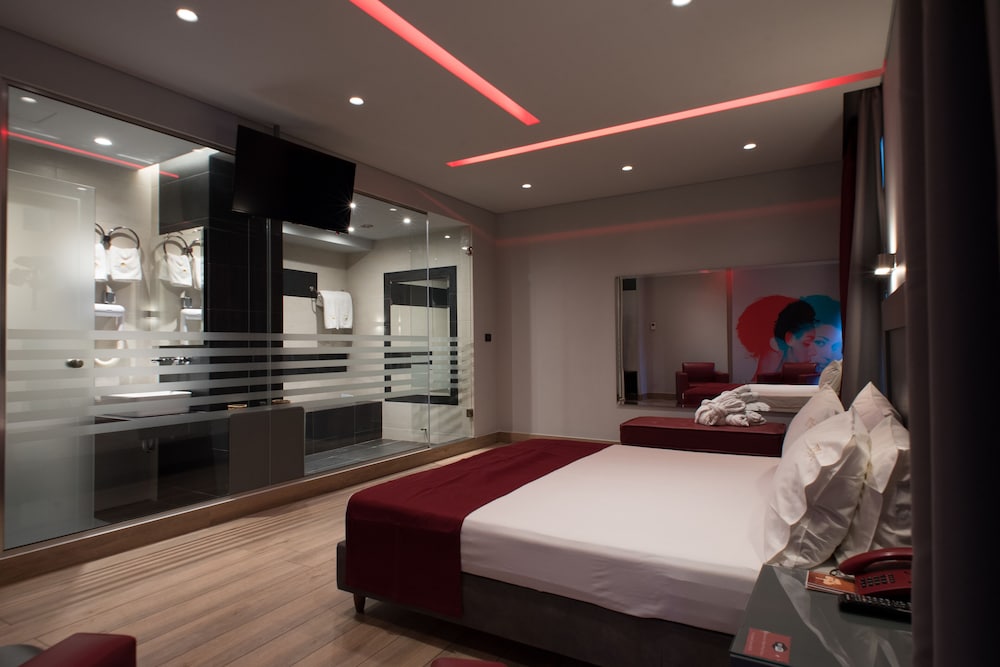 Classic Studio Suite, Balcony photo 2