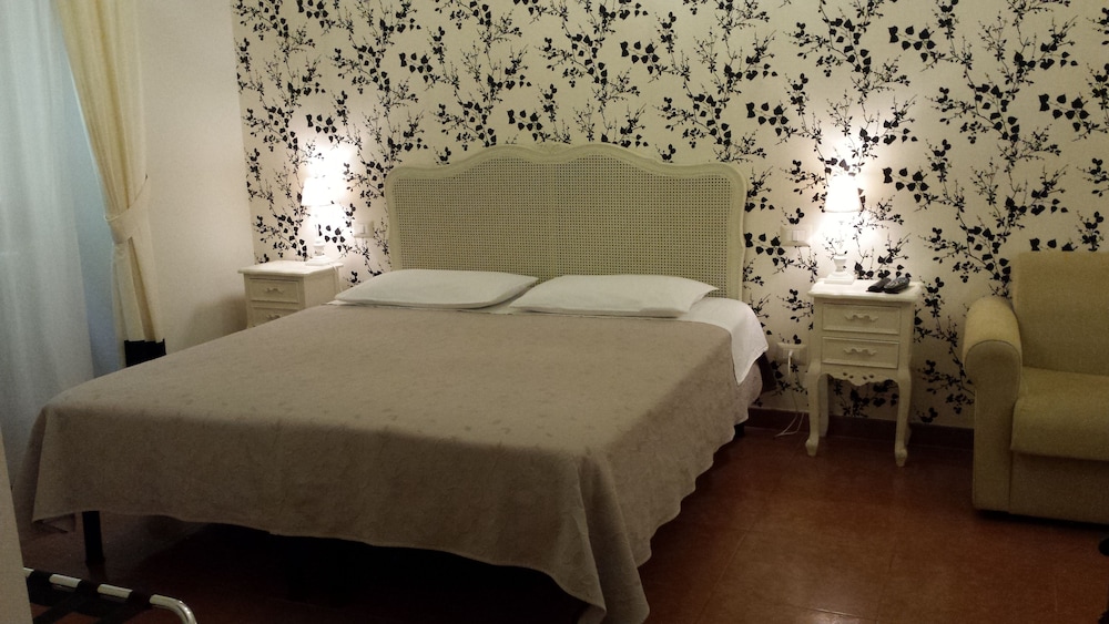 Superior Double or Twin Room photo 3