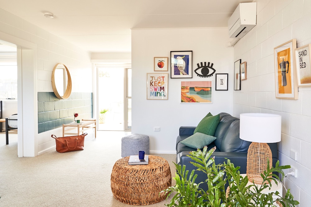 Family Room - Photo 3